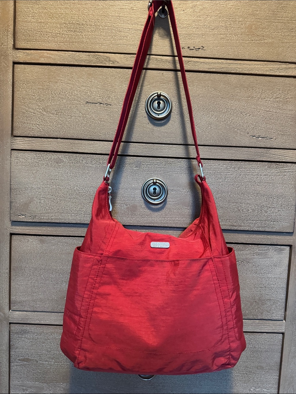 Baggallini Sienna Red crossbody Hobo bag Canvas pockets zip top Travel Vacation